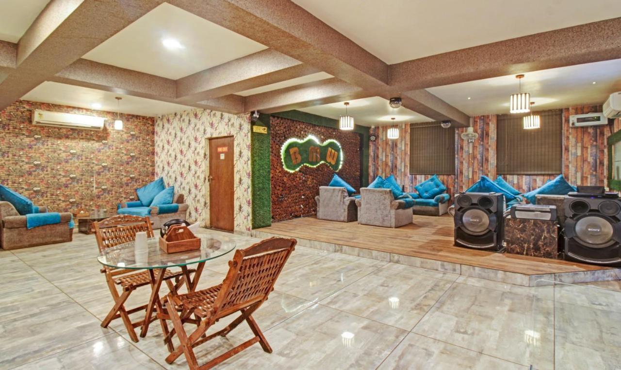 Treebo The Boss Hotell Rāipur Exteriör bild